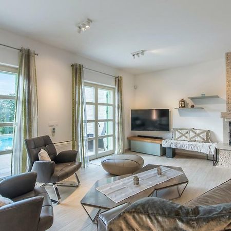Design And Luxury Villa With Pool Kukci Экстерьер фото