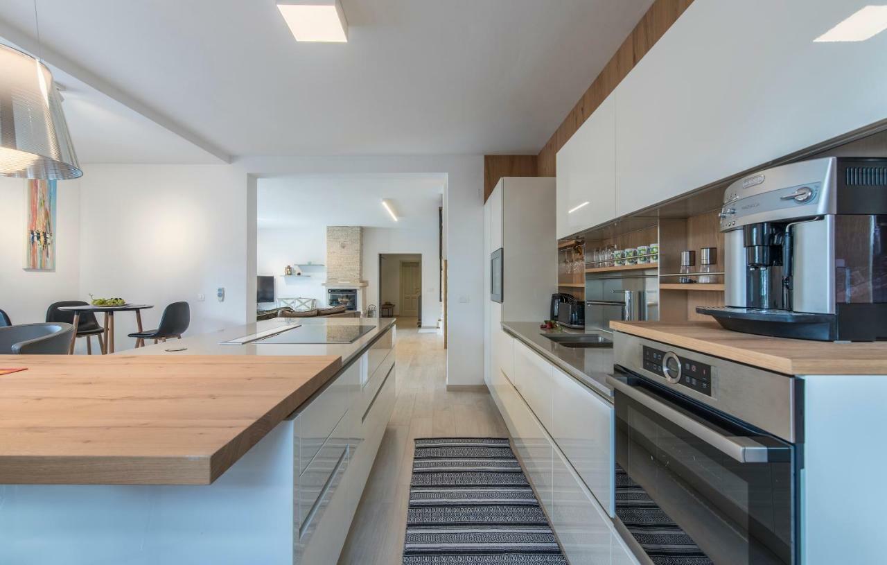 Design And Luxury Villa With Pool Kukci Экстерьер фото