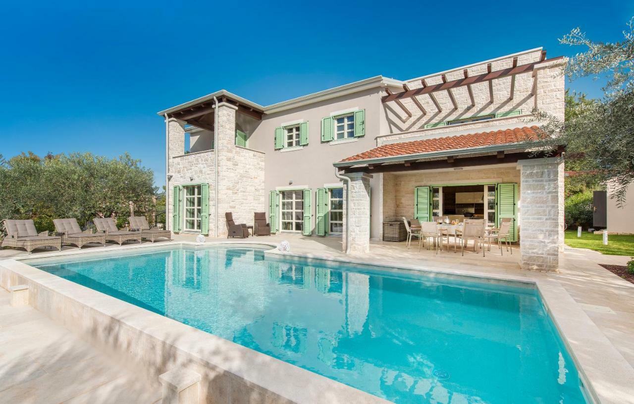 Design And Luxury Villa With Pool Kukci Экстерьер фото