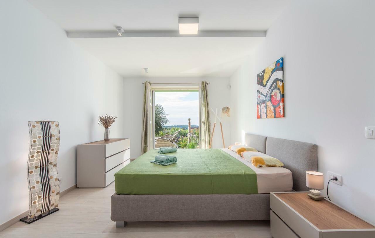 Design And Luxury Villa With Pool Kukci Экстерьер фото